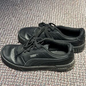 Puma black sneakers
Size 9 US women but fit size 8- 8.5